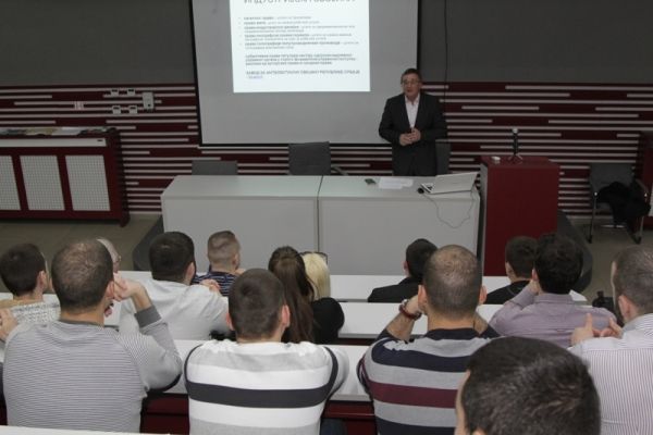 Predavanje pokrajinskog sekretara Mihalja Njilaša na temu: ,,Sudska zaštita prava industrijske svojine''.