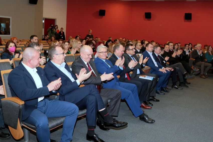 Velika zlatna medalja za kvalitet u oblasti obrazovanja